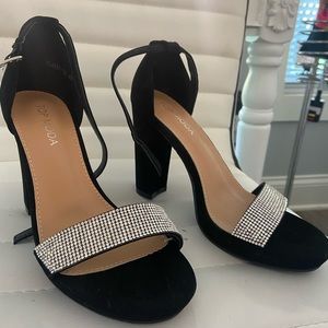 Black heels rhinestone